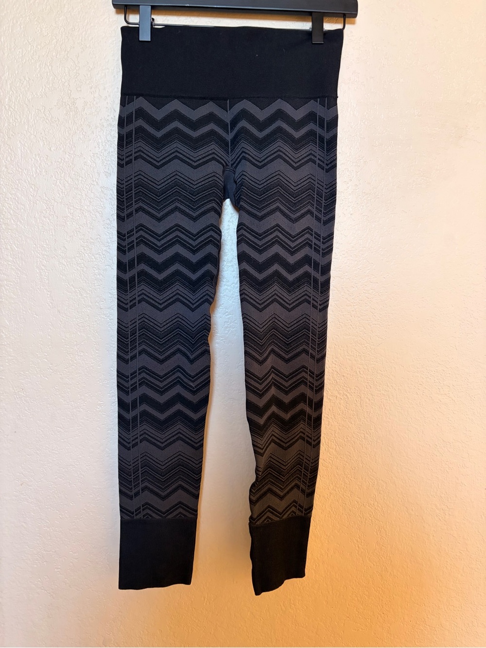 lululemon athletica Ebb to Street Pant Black Chevron Seamless Leggings